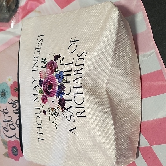 NWT makeup bag or trinket bag - Picture 3 of 3